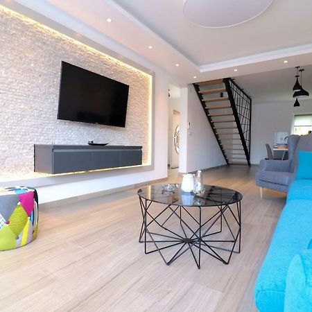 Brand New Apartment In Малинска Екстериор снимка