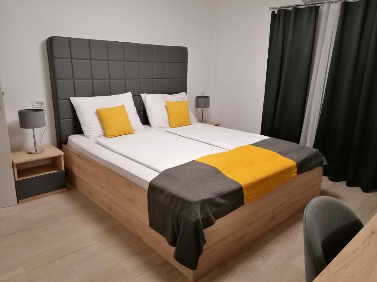 Brand New Apartment In Малинска Екстериор снимка