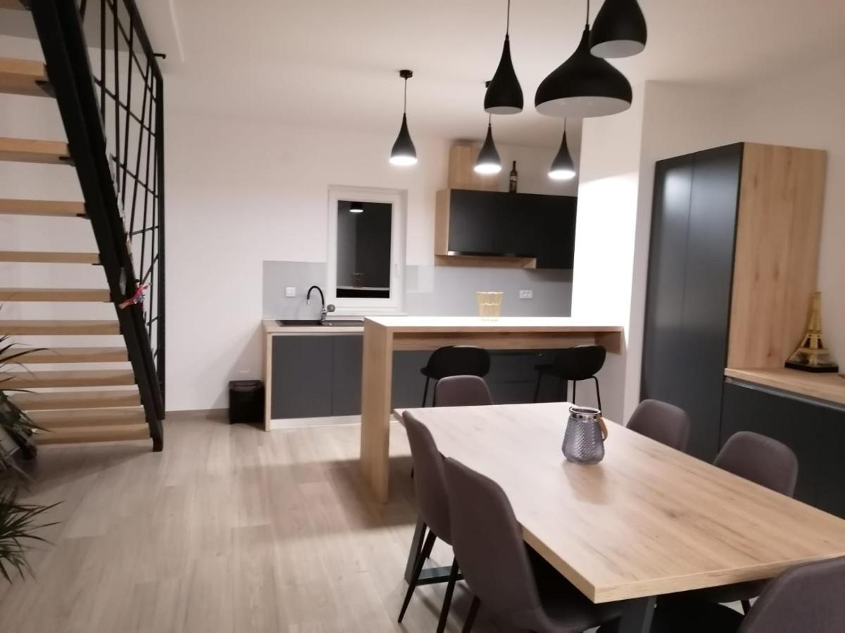 Brand New Apartment In Малинска Екстериор снимка