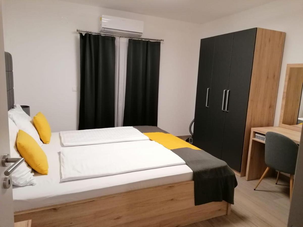 Brand New Apartment In Малинска Екстериор снимка