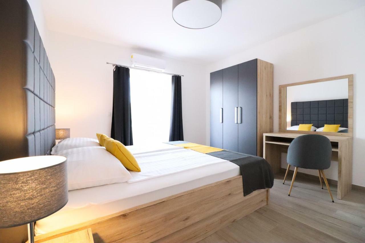 Brand New Apartment In Малинска Екстериор снимка
