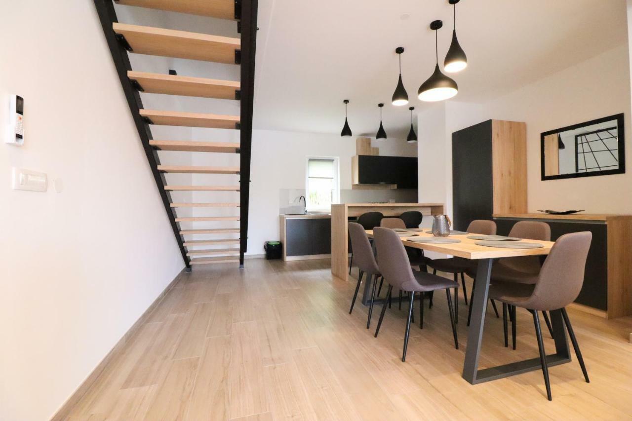 Brand New Apartment In Малинска Екстериор снимка