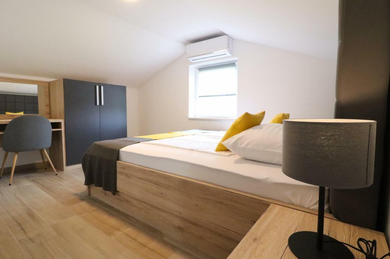 Brand New Apartment In Малинска Екстериор снимка