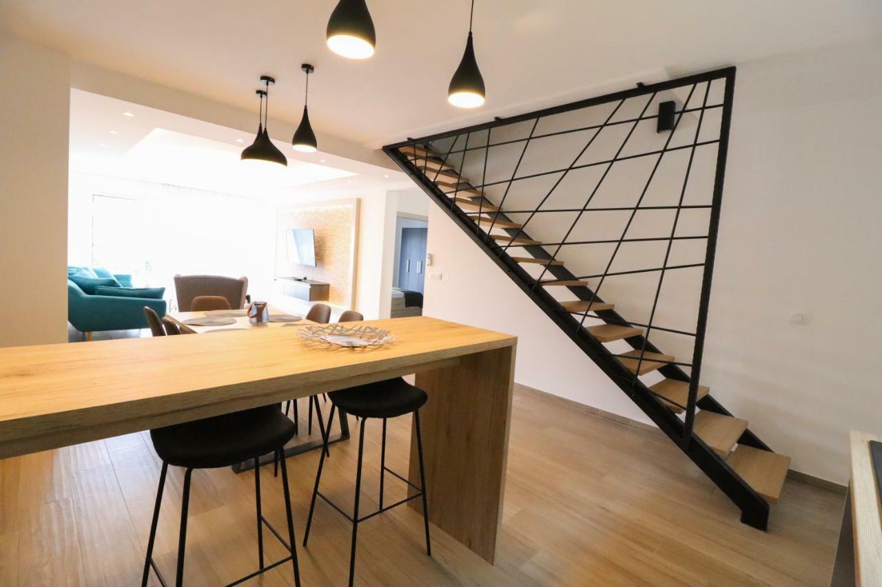 Brand New Apartment In Малинска Екстериор снимка